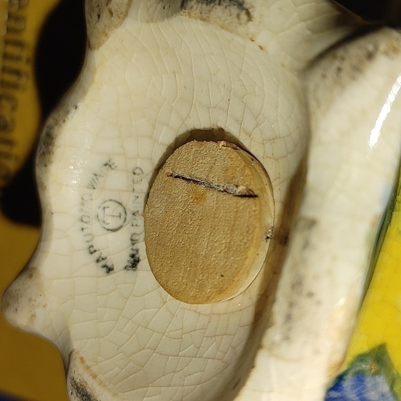 Marutomo Hand painted Antique set of Salt and Pepper shakers - Picture 11 of 11